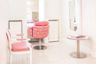 Nayomi Beauty Salon Interior1