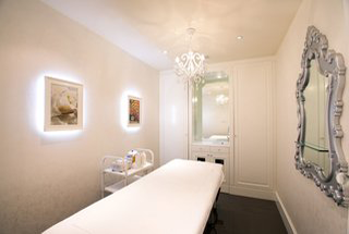 Nayomi Beauty Salon Interior2